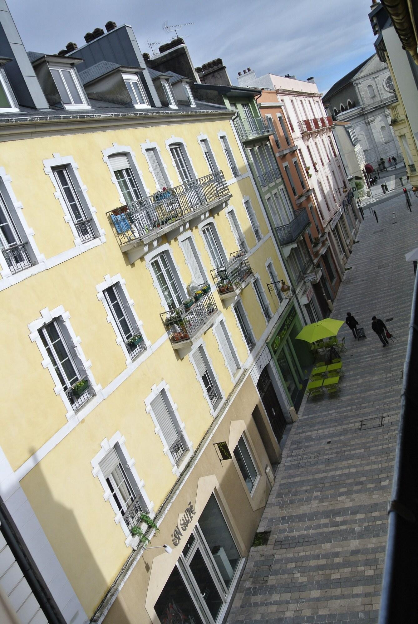 Hotel Bosquet Pau Centre - Self Check In Budget Hotel Exterior photo
