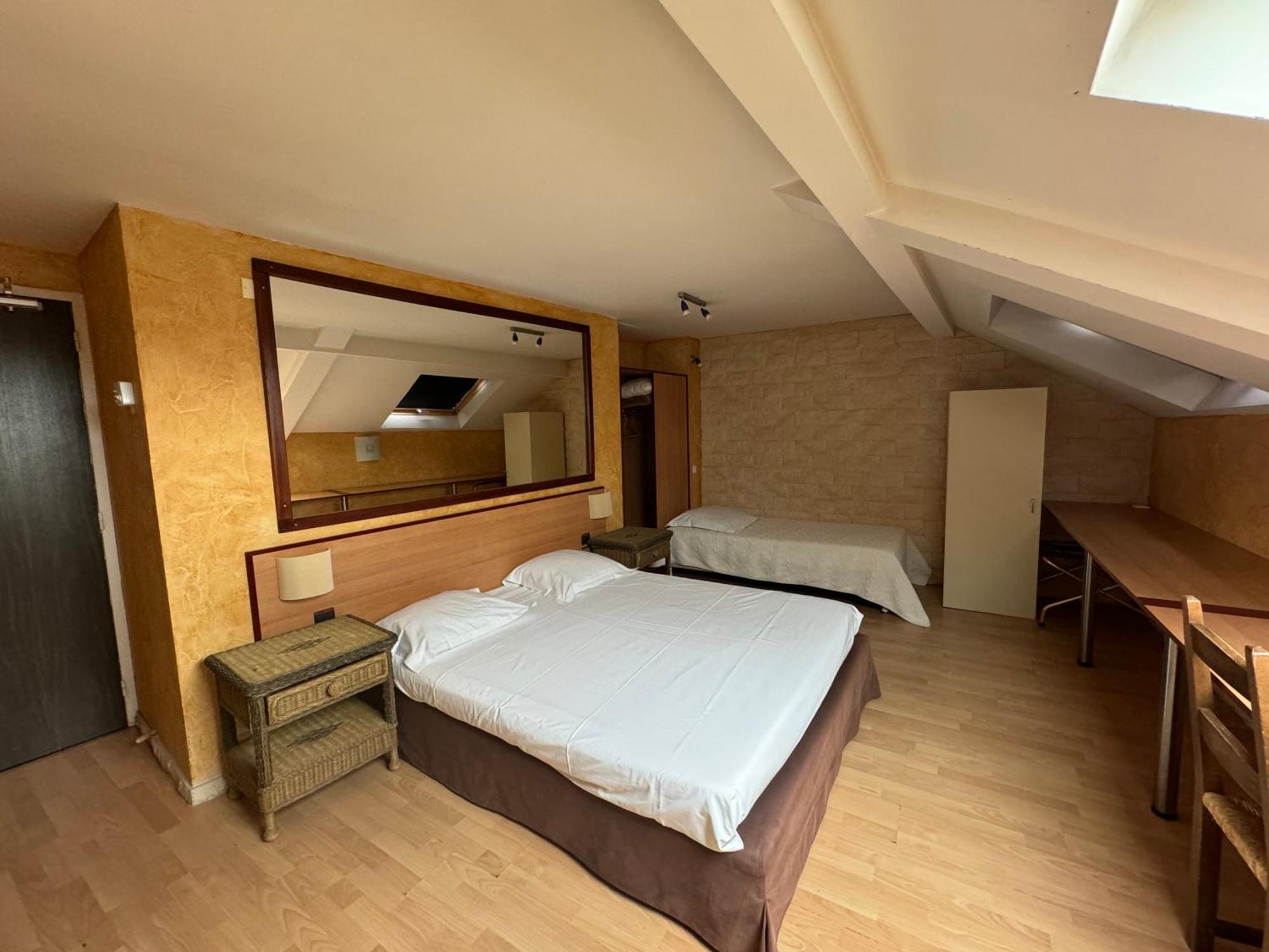Hotel Bosquet Pau Centre - Self Check In Budget Hotel Exterior photo