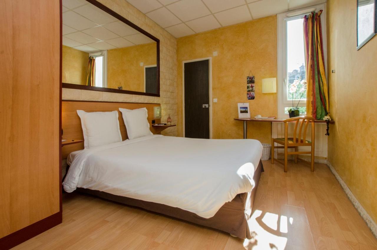 Hotel Bosquet Pau Centre - Self Check In Budget Hotel Exterior photo