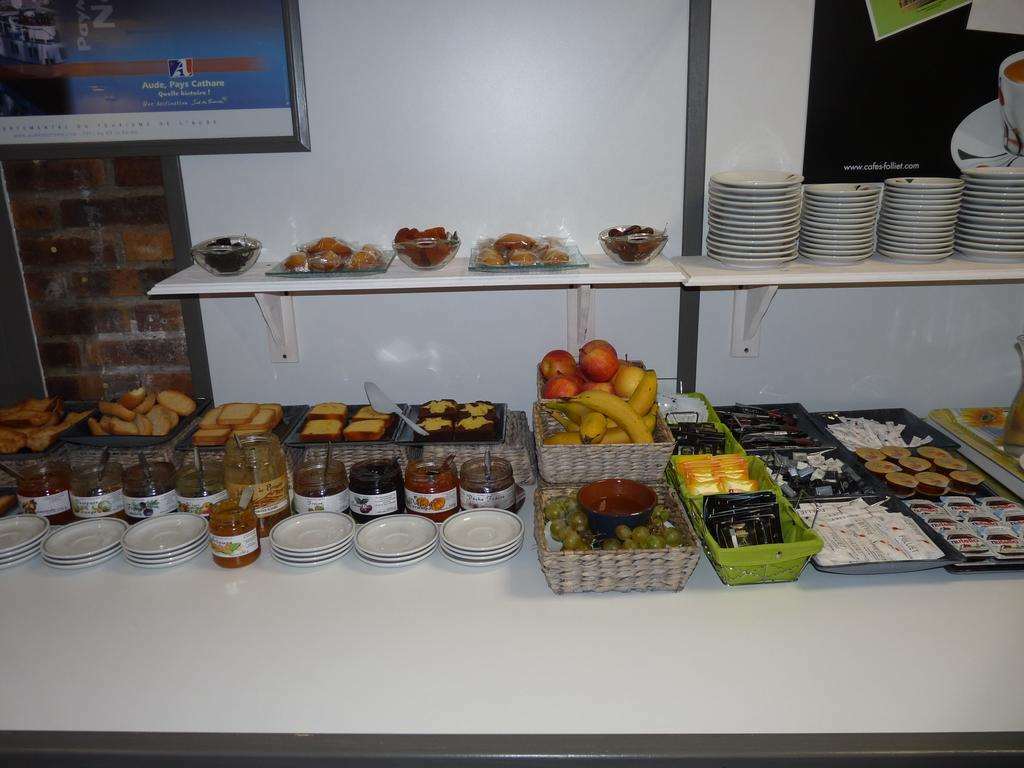 Hotel Bosquet Pau Centre - Self Check In Budget Hotel Restaurant photo